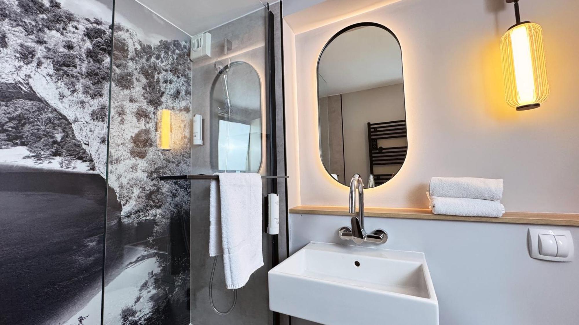 Hotel Campanile Bollene A7 Zewnętrze zdjęcie